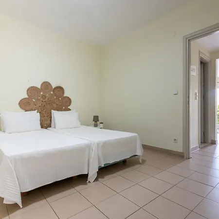 酒店 Omirikon 瓦西